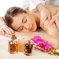 提供推拿服務的專家艾舒康